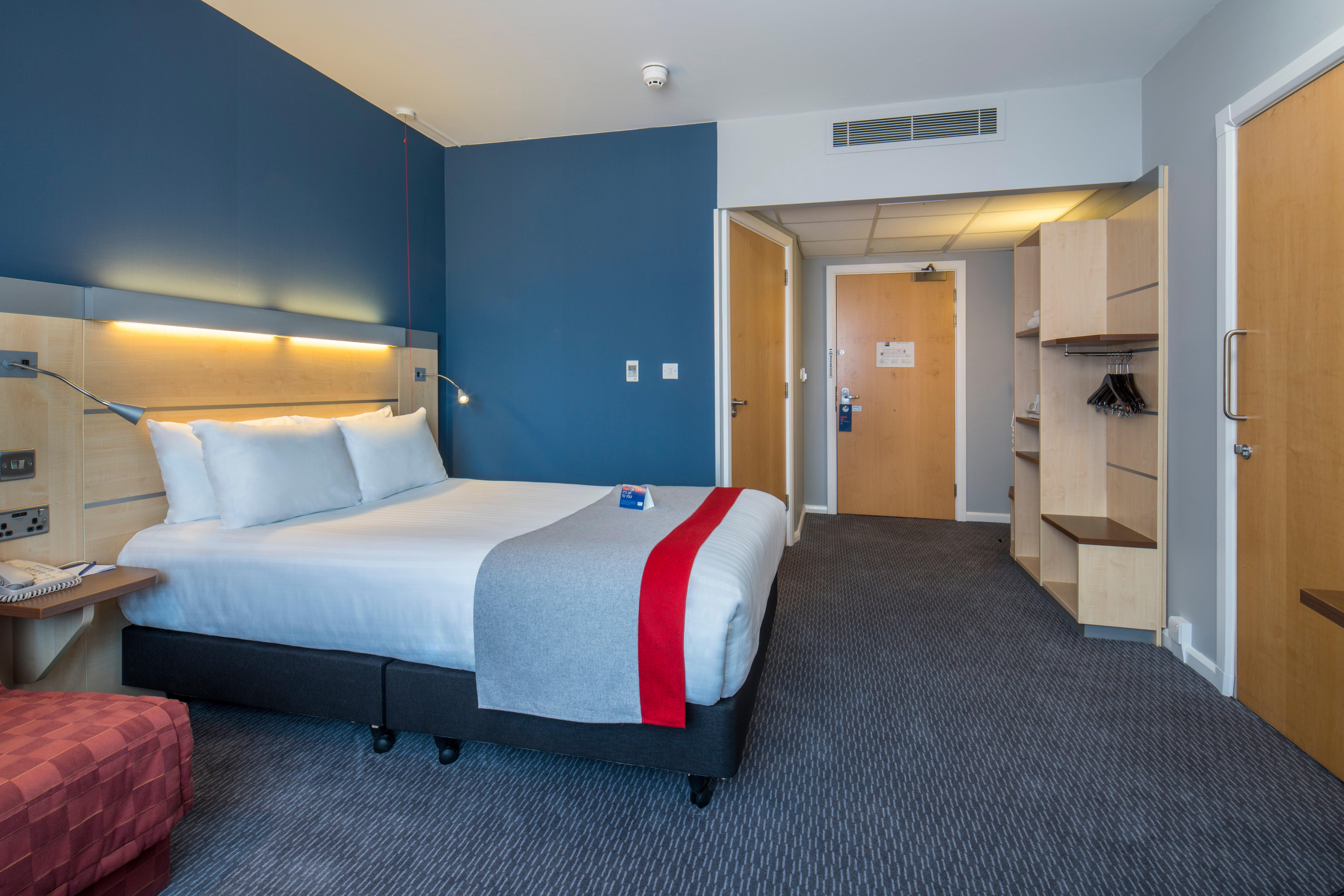 Holiday Inn Express Leicester City By Ihg Exterior photo