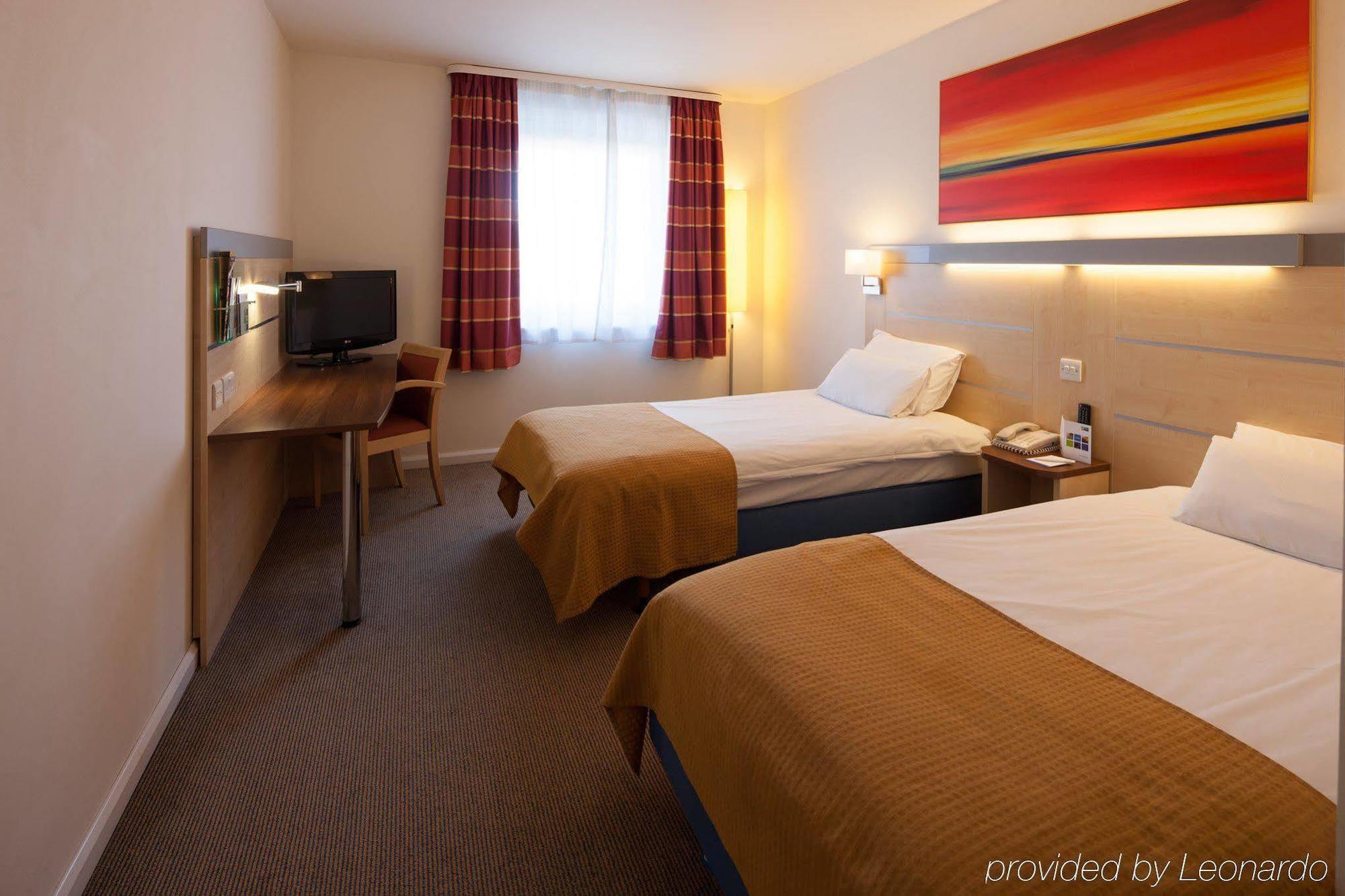 Holiday Inn Express Leicester City By Ihg Exterior photo